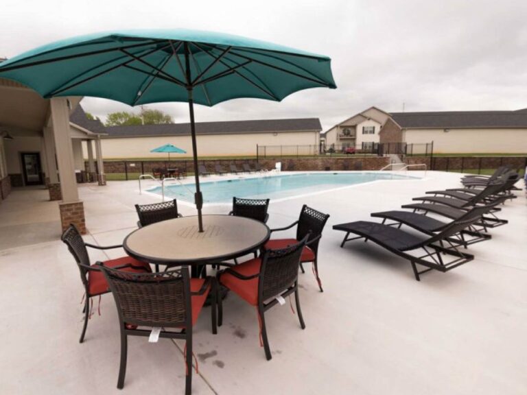 North Pointe Pool