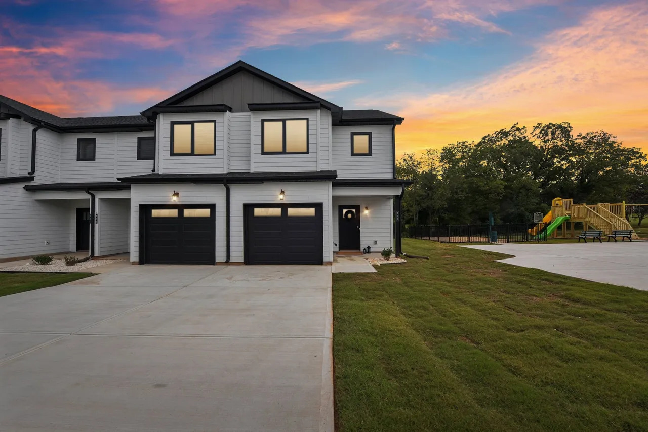 942 AC Little Dr, Newton, North Carolina 28658, 3 Bedrooms Bedrooms, ,2.5 BathroomsBathrooms,Apartment/Condo,FEMA Flexible,AC Little Dr,1228